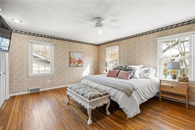 412 NW Briarcliff Road, Kansas City, MO 64116