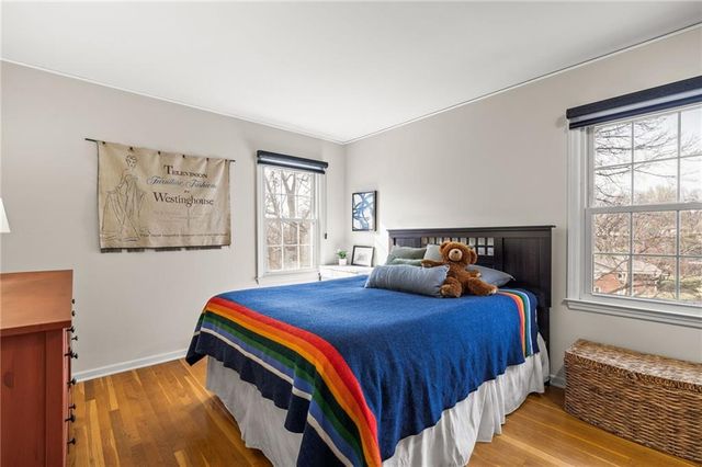 412 NW Briarcliff Road, Kansas City, MO 64116