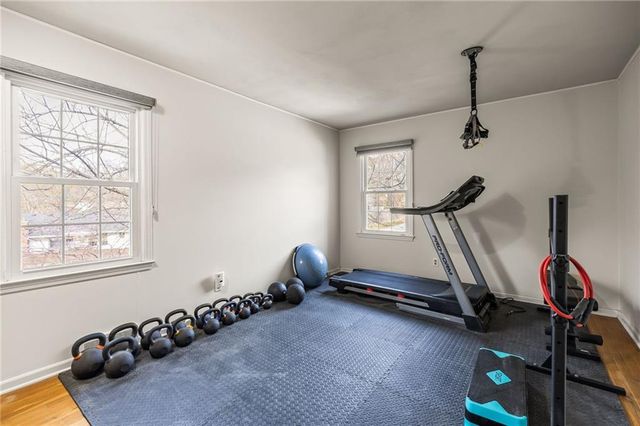 412 NW Briarcliff Road, Kansas City, MO 64116