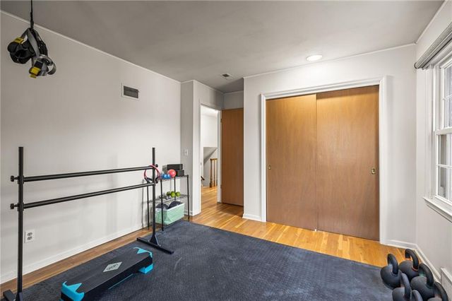 412 NW Briarcliff Road, Kansas City, MO 64116