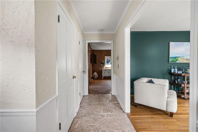 412 NW Briarcliff Road, Kansas City, MO 64116