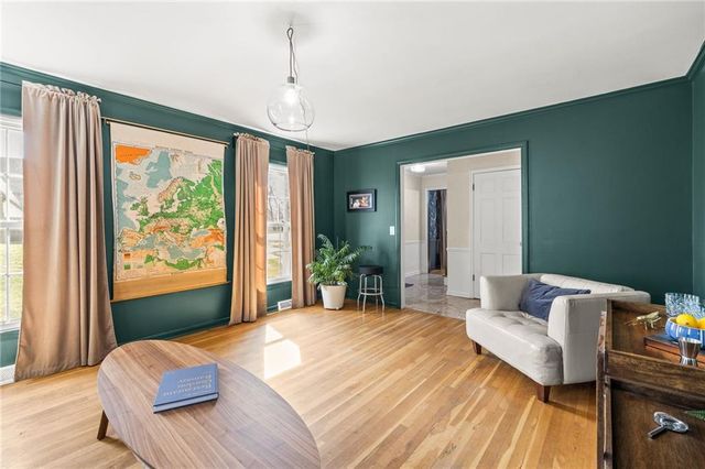 412 NW Briarcliff Road, Kansas City, MO 64116