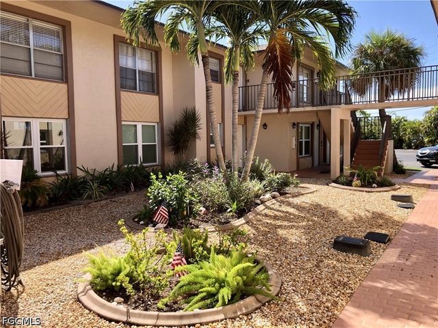 16881 Davis RD 214, Fort Myers, FL 33908