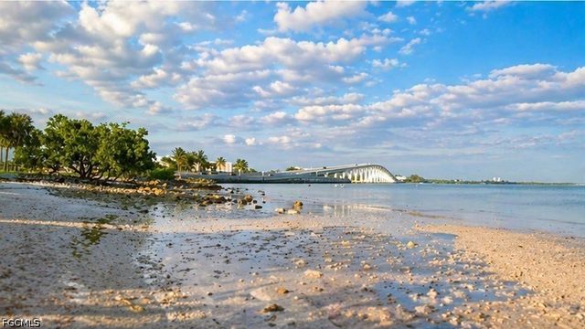 16881 Davis RD 214, Fort Myers, FL 33908