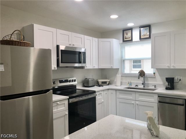16881 Davis RD 214, Fort Myers, FL 33908