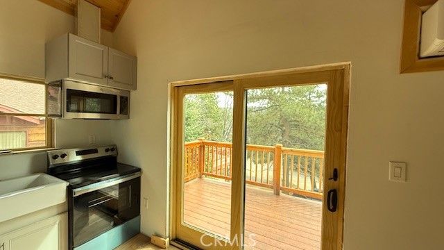 33149 Holcomb Creek Drive, Green Valley Lake, CA 92341