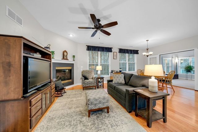 11 Summerfield Drive 11, Uxbridge, MA 01569