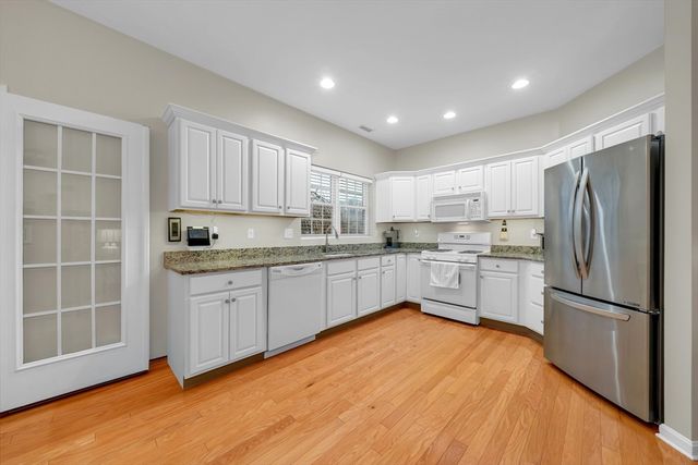 11 Summerfield Drive 11, Uxbridge, MA 01569