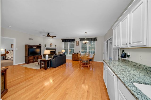 11 Summerfield Drive 11, Uxbridge, MA 01569