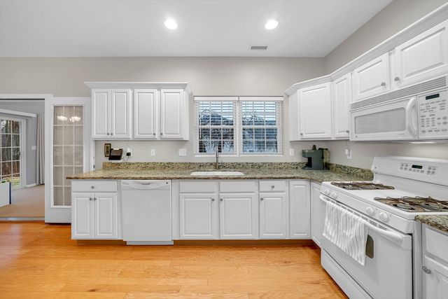 11 Summerfield Drive 11, Uxbridge, MA 01569