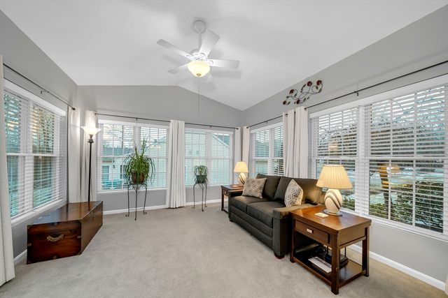 11 Summerfield Drive 11, Uxbridge, MA 01569