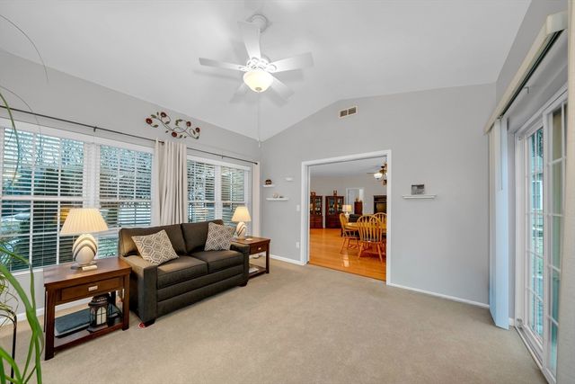 11 Summerfield Drive 11, Uxbridge, MA 01569