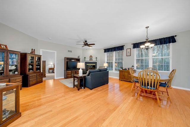 11 Summerfield Drive 11, Uxbridge, MA 01569