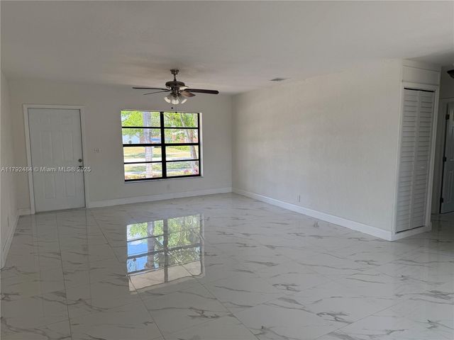 9340 Martinique Dr, Cutler Bay, FL 33189