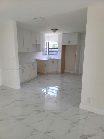 9340 Martinique Dr, Cutler Bay, FL 33189