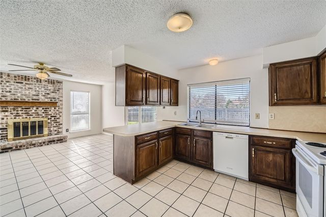 2200 Sequoia Lane, Bedford, TX 76021