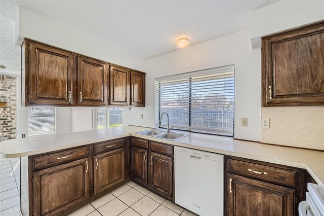 2200 Sequoia Lane, Bedford, TX 76021