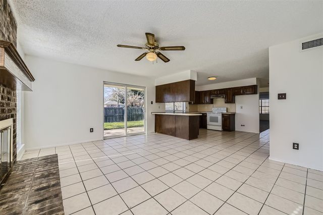 2200 Sequoia Lane, Bedford, TX 76021