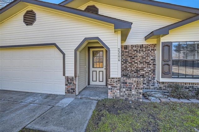 2200 Sequoia Lane, Bedford, TX 76021