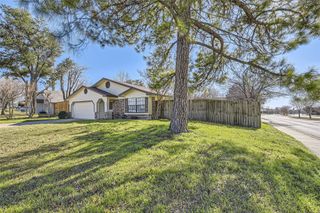 2200 Sequoia Lane, Bedford, TX 76021
