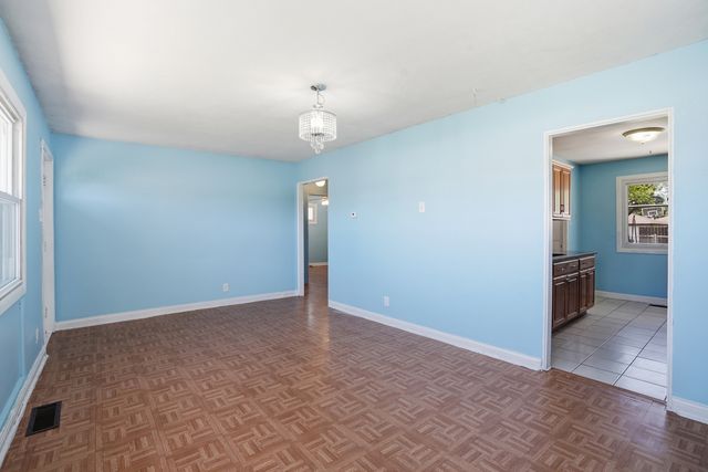 17044 Burnham Avenue, Lansing, IL 60438