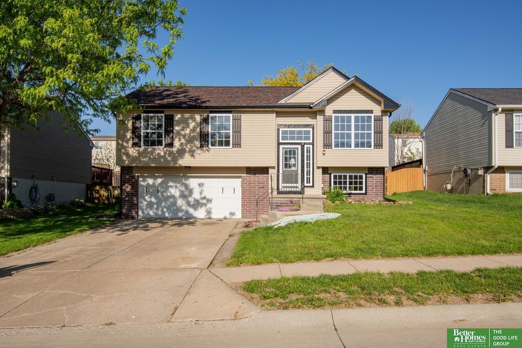 14414 S 28 Street, Bellevue, NE 68123
