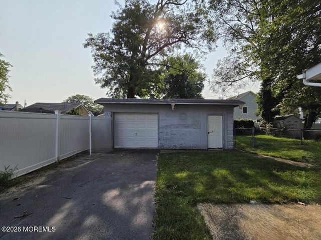 46 Compton Avenue, Hazlet, NJ 07730