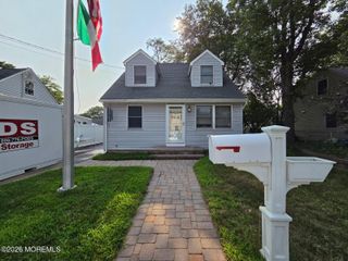 46 Compton Avenue, Hazlet, NJ 07730