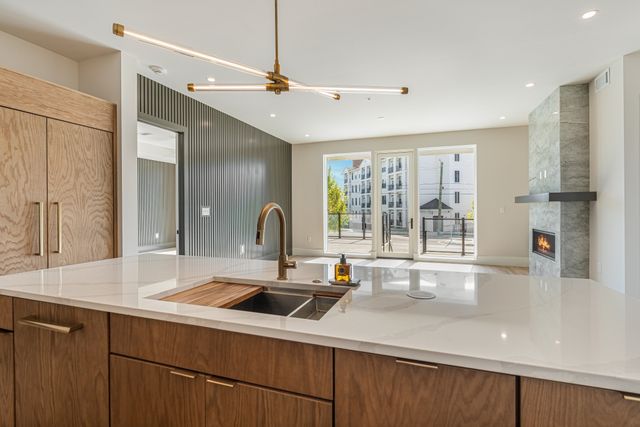 321 31st Ave N Apt 111, Nashville, TN 37203