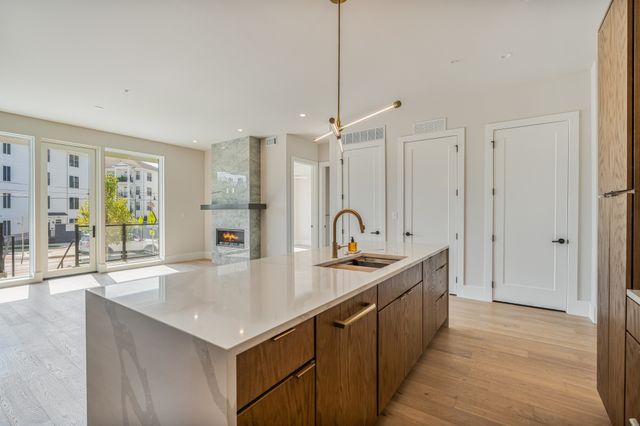 321 31st Ave N Apt 111, Nashville, TN 37203