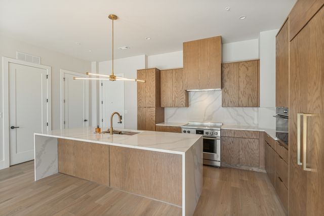 321 31st Ave N Apt 111, Nashville, TN 37203