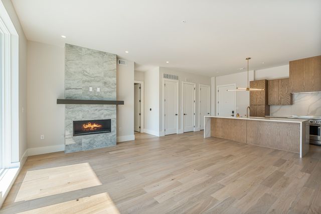 321 31st Ave N Apt 111, Nashville, TN 37203