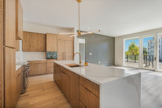 321 31st Ave N Apt 111, Nashville, TN 37203