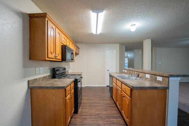 233 Willow Creek Lane, Terrell, TX 75160