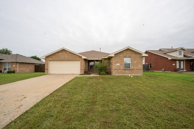 233 Willow Creek Lane, Terrell, TX 75160