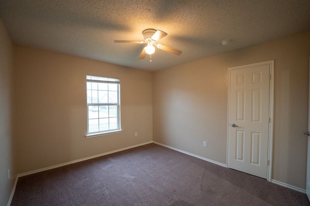 233 Willow Creek Lane, Terrell, TX 75160