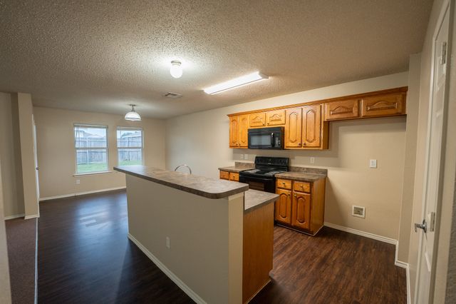 233 Willow Creek Lane, Terrell, TX 75160