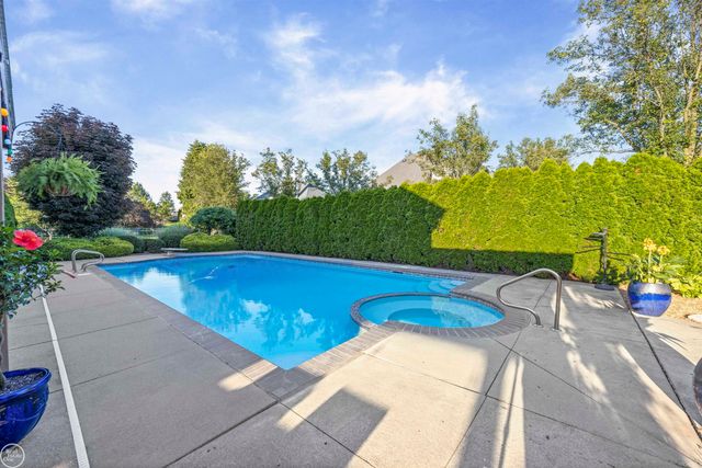 52522 Charing Way, Shelby Twp, MI 48315