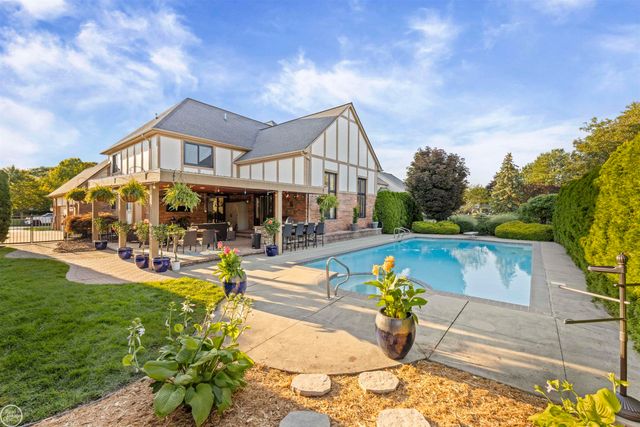 52522 Charing Way, Shelby Twp, MI 48315