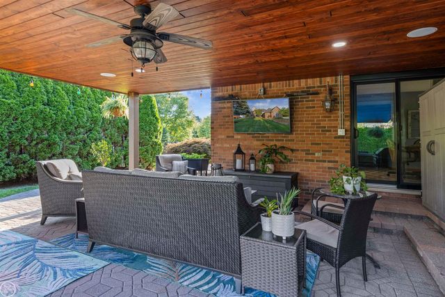 52522 Charing Way, Shelby Twp, MI 48315