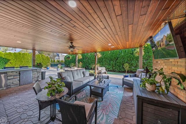 52522 Charing Way, Shelby Twp, MI 48315