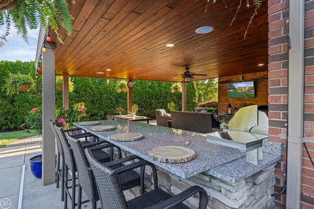 52522 Charing Way, Shelby Twp, MI 48315