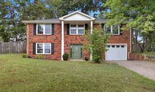 347 Greenleaf Ln, Clarksville, TN 37040