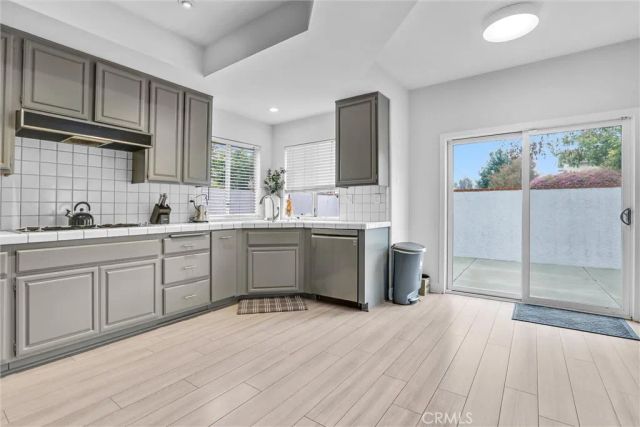 23205 Runnymede, West Hills, CA 91307