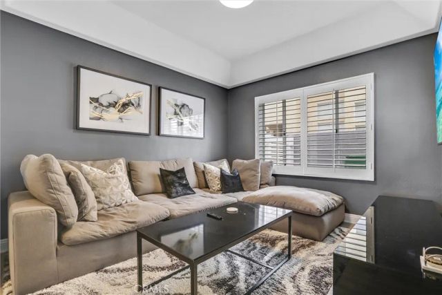 23205 Runnymede, West Hills, CA 91307