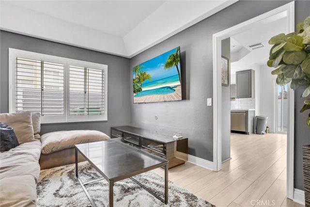 23205 Runnymede, West Hills, CA 91307