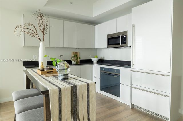 1010 Brickell Avenue 4311, Miami, FL 33131