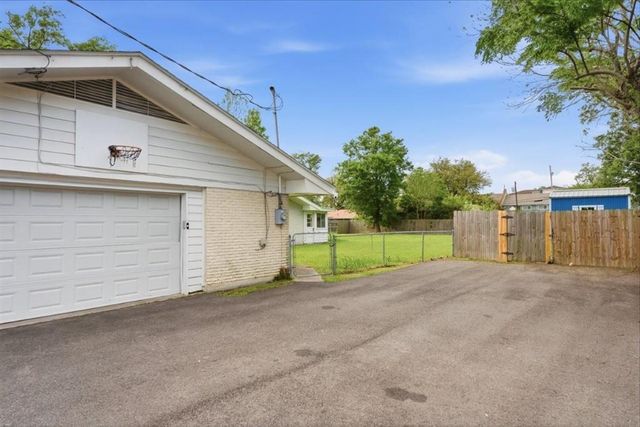 814 Holly St Street, Lake Charles, LA 70601