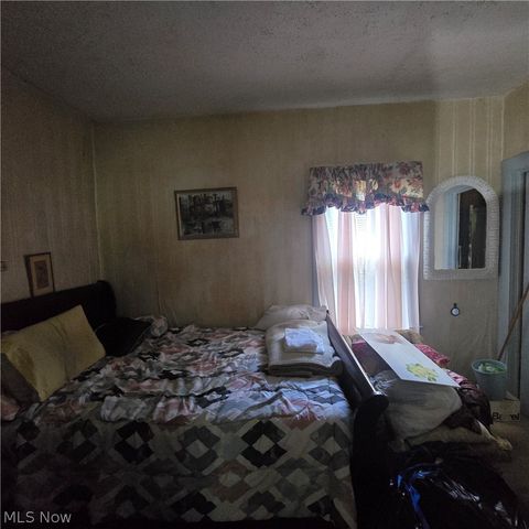 17108 Deforest Avenue, Cleveland, OH 44128