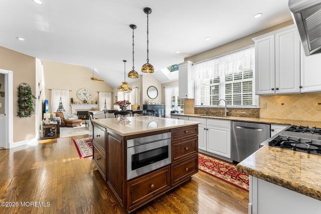 10 Turtle Hollow Drive, Manalapan, NJ 07726